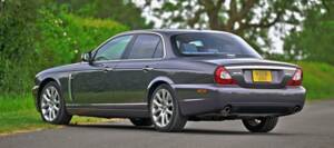 Image 15/50 de Jaguar XJ 8 4.2 (2009)