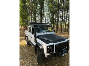 Image 3/6 de Land Rover Defender 110 (2005)