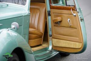 Image 5/46 of Bentley R-Type (1953)