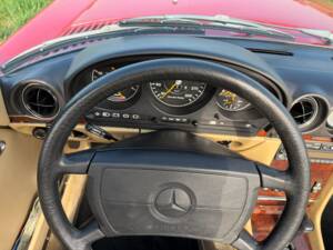 Afbeelding 11/33 van Mercedes-Benz 500 SL (1988)