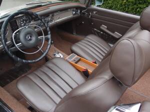 Bild 16/41 von Mercedes-Benz 280 SL (1971)