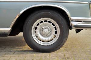 Immagine 24/84 di Mercedes-Benz 280 SE 3,5 (1970)