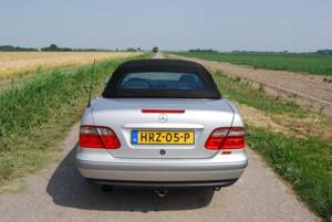 Image 40/46 of Mercedes-Benz CLK 200 (1999)