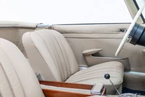 Image 19/40 de Mercedes-Benz 250 SL (1967)