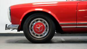 Image 20/28 of Mercedes-Benz 230 SL (1964)