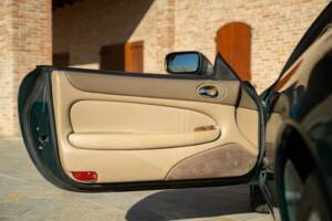 Image 45/50 of Jaguar XK8 4.0 (1998)