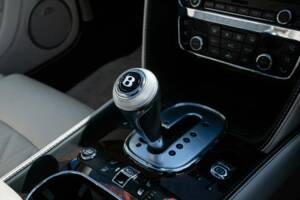 Image 25/38 of Bentley Continental GTC V8 (2013)