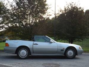 Image 10/50 of Mercedes-Benz SL 280 (1995)