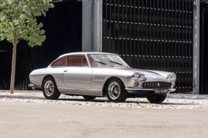 Afbeelding 2/15 van Ferrari 330 GT 2+2 (1965)