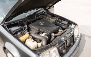 Bild 60/61 von Mercedes-Benz 500 E (1992)