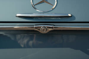 Image 33/99 of Mercedes-Benz 280 SL (1971)