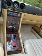 Image 14/30 of Mercedes-Benz 560 SL (1988)