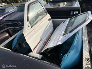 Image 18/34 of Dodge Ram 1500 (1998)