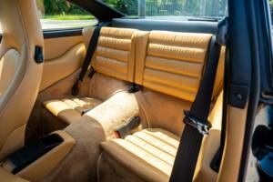 Image 25/35 of Porsche 911 Carrera 2 (1990)
