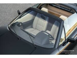 Afbeelding 22/32 van Ferrari 328 GTS (1989)