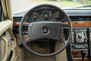 Image 25/81 of Mercedes-Benz 280 SE (1979)