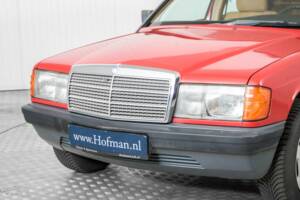 Obraz 19/50 pojazdu Mercedes-Benz 190 D (1986)