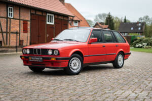 Bild 2/37 von BMW 316i Touring (1991)