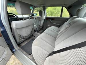 Image 18/20 of Mercedes-Benz 560 SEL (1988)
