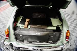 Image 37/50 de Bentley S3 Mulliner Park Ward DHC (1963)