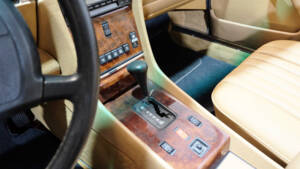 Immagine 25/42 di Mercedes-Benz 560 SL (1989)