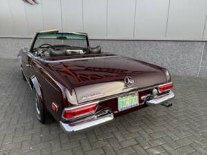 Image 12/36 de Mercedes-Benz 280 SL (1969)