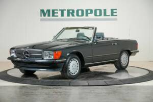 Image 1/24 of Mercedes-Benz 560 SL (1988)