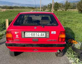 Image 4/12 de Lancia Delta 1.6 HF (1990)