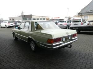 Immagine 6/21 di Mercedes-Benz 350 SE (1977)