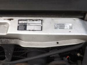 Image 32/50 de Mercedes-Benz 500 SL (1991)