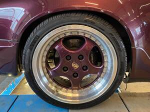 Bild 10/23 von Porsche 911 Carrera 4 (1992)