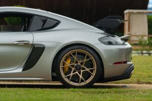 Image 98/100 of Porsche 718 Cayman GT4 RS Weissach (2024)