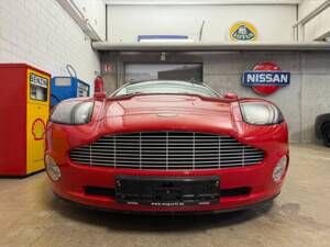 Immagine 3/18 di Aston Martin V12 Vanquish (2003)
