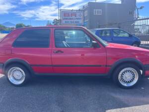 Bild 4/8 von Volkswagen Golf II GTi 16V 1.8 (1990)