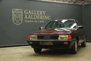 Image 34/50 de Audi 100 - 2.3E quattro (1990)