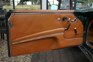 Image 30/50 of Mercedes-Benz 220 SE b (1964)