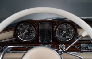 Bild 27/34 von Mercedes-Benz 250 SE (1966)