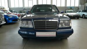 Image 1/40 of Mercedes-Benz E 420 (1993)