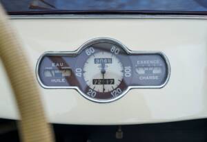 Immagine 23/33 di Renault 4 CV Décapotable (1951)