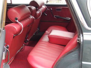 Image 15/31 of Mercedes-Benz 220 SE b (1963)