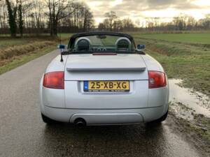 Image 7/8 of Audi TT 1.8 T quattro (2001)