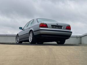 Image 5/9 of BMW 750i (1997)