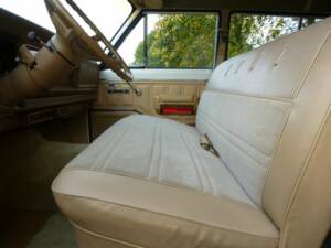 Image 40/50 of Jeep Wagoneer Brougham (1982)