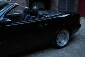 Image 63/100 of Mercedes-Benz SL 600 (1998)