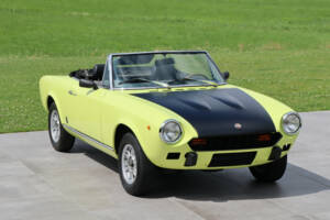 Image 22/50 of FIAT 124 Spider CS1 (1975)