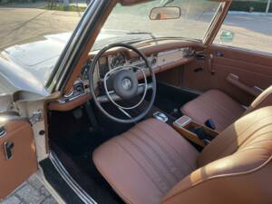 Immagine 26/50 di Mercedes-Benz 280 SL (1969)