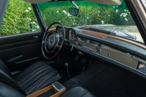 Image 48/50 of Mercedes-Benz 280 SL (1969)
