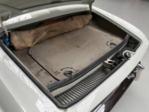 Image 22/37 of Volkswagen Karmann Ghia 1600 L (1968)