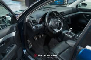 Image 14/22 of Audi RS4 Avant (2007)