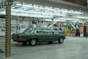 Image 13/50 de Mercedes-Benz 450 SEL 6,9 (1975)